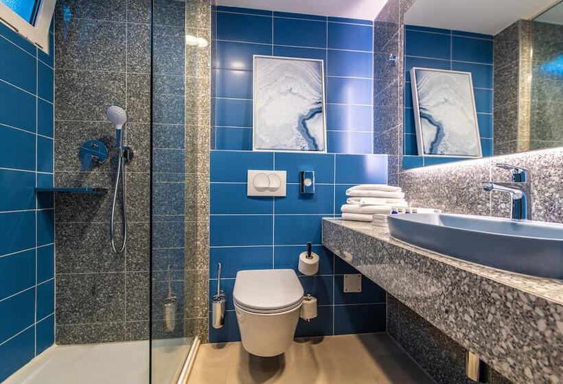 オーシャンビューバルコニー付きワンベッドルームアパートメント, Arena Verudela Beach