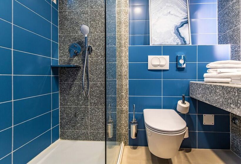 オーシャンビューバルコニー付きワンベッドルームアパートメント, Arena Verudela Beach