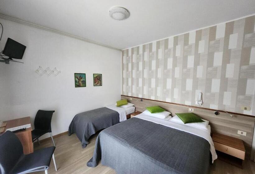 Трехместный Номер Стандарт с Балконом, Garnì Beniamino