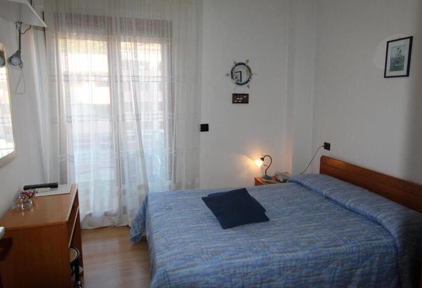 غرفة قياسية فردية مزودة بشُرفة, Marea