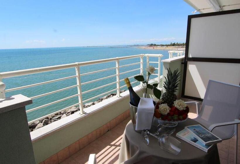 غرفة قياسية مطلّة علي البحر مزوَّدة بشُرفة, Marea