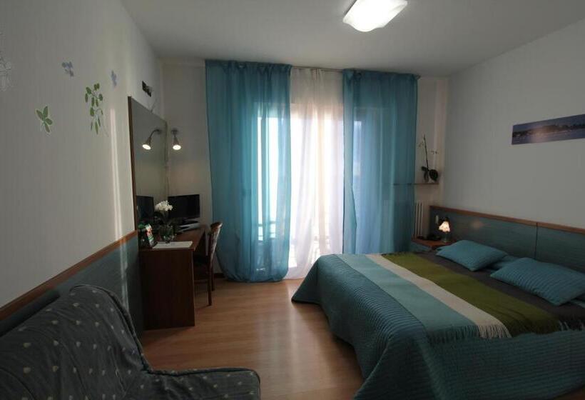 غرفة قياسية مطلّة علي البحر مزوَّدة بشُرفة, Marea