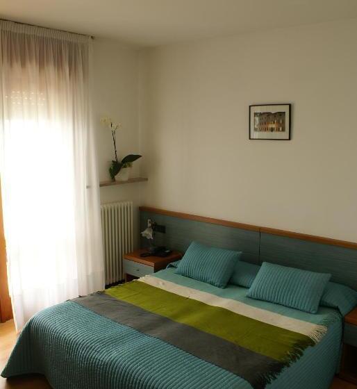 غرفة قياسية مطلّة علي البحر مزوَّدة بشُرفة, Marea