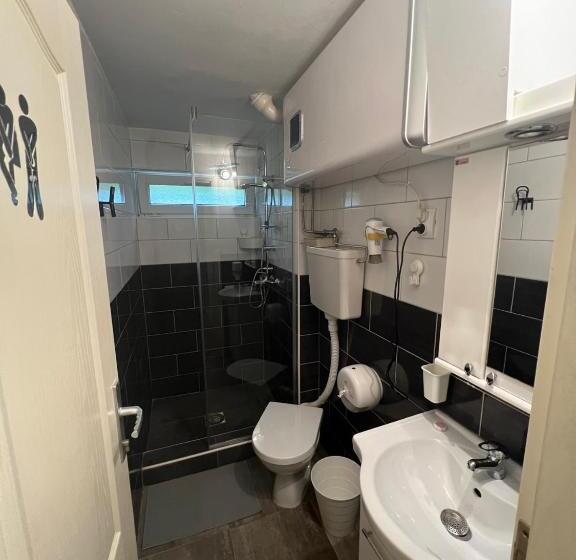 آپارتمان 1 خوابه همکف, Kuca Radovic