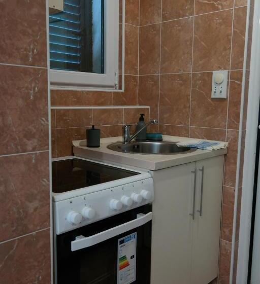 استودیوی استاندارد, Kuca Radovic