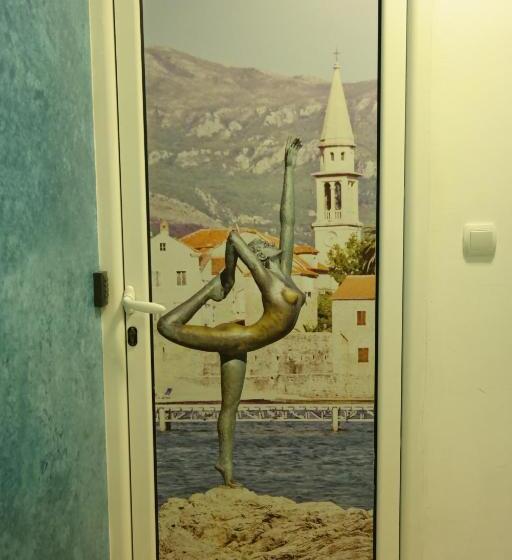 استودیو کامفورت, Kuca Radovic