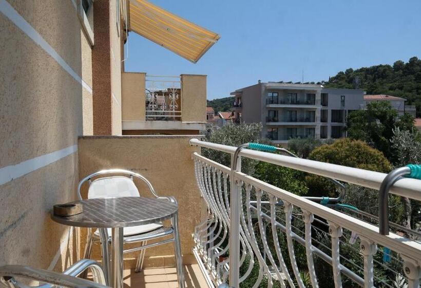 اتاق استاندارد با بالکن, Kuca Radovic