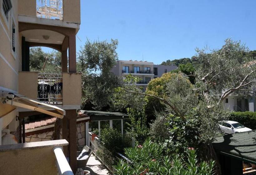 اتاق استاندارد با بالکن, Kuca Radovic