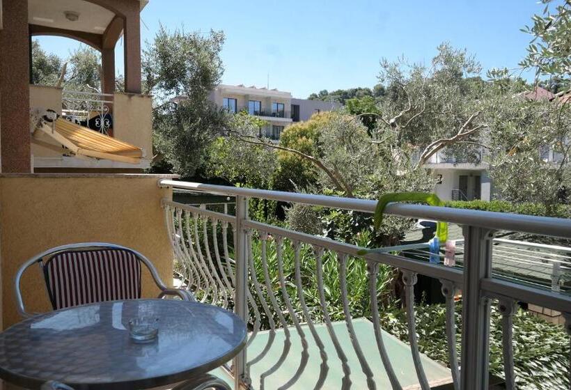 اتاق استاندارد با بالکن, Kuca Radovic