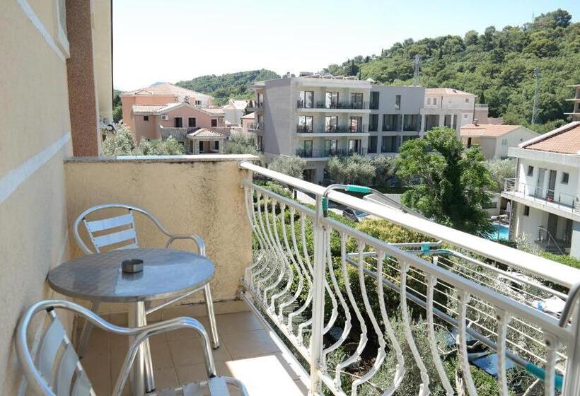 اتاق استاندارد با بالکن, Kuca Radovic