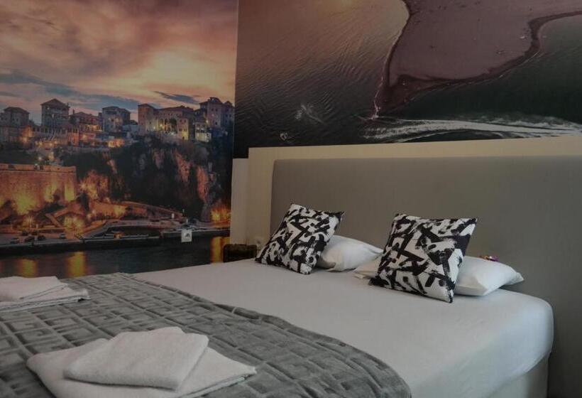 اتاق استاندارد سه تخته با بالکن, Kuca Radovic