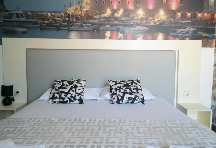 استودیوی استاندارد, Kuca Radovic