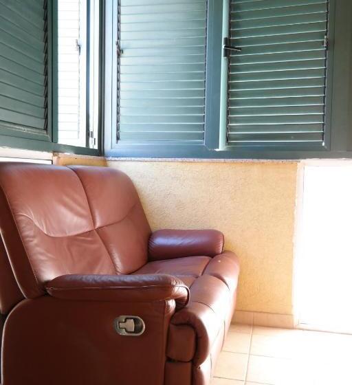 استودیو کامفورت, Kuca Radovic