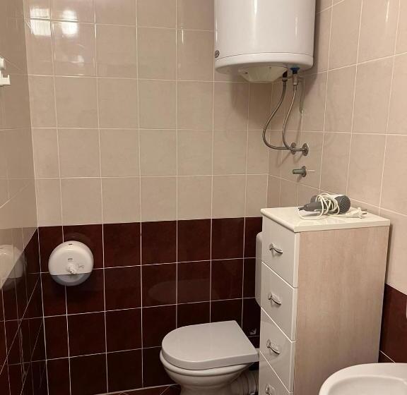 استودیو کامفورت, Kuca Radovic