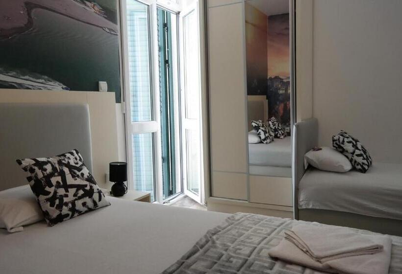 اتاق استاندارد سه تخته با بالکن, Kuca Radovic