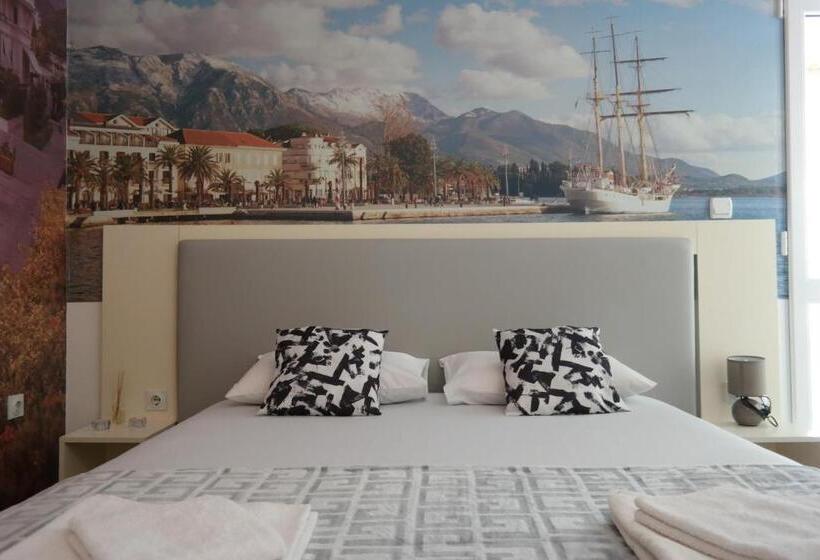 اتاق استاندارد سه تخته با بالکن, Kuca Radovic