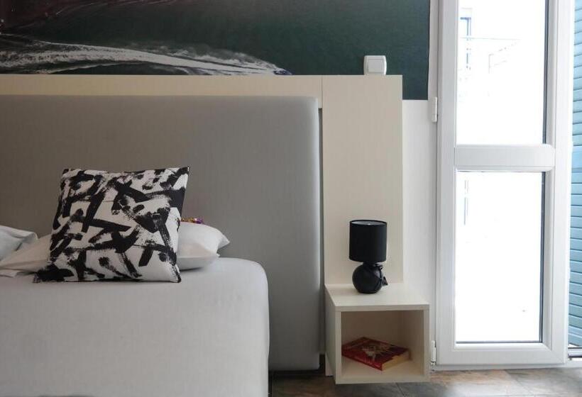 اتاق استاندارد سه تخته با بالکن, Kuca Radovic