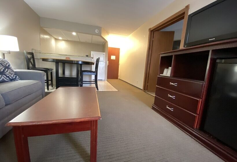 套房, Clarion Inn & Suites Airport