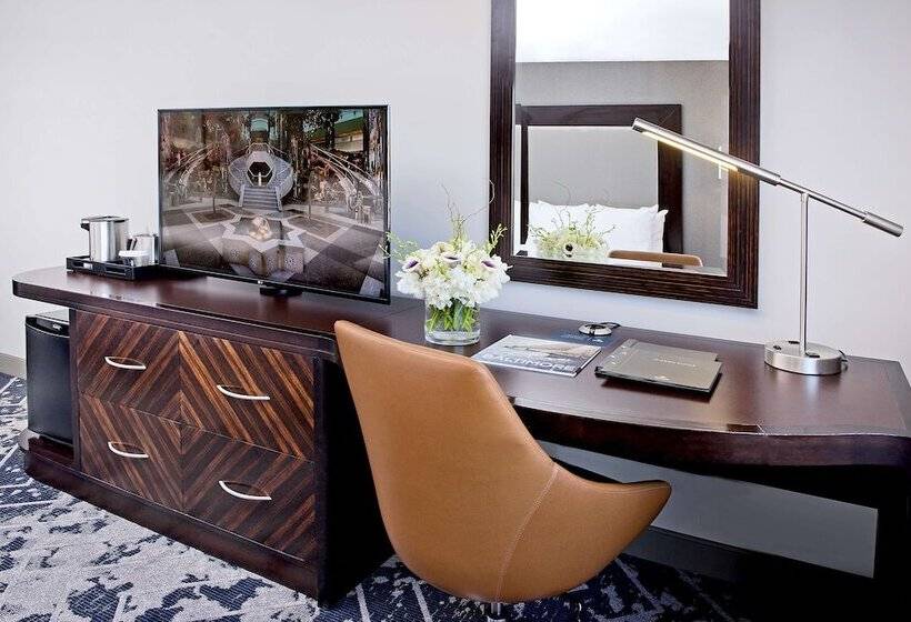 带2个双人床的标准工作室, Hilton Baltimore Inner Harbor