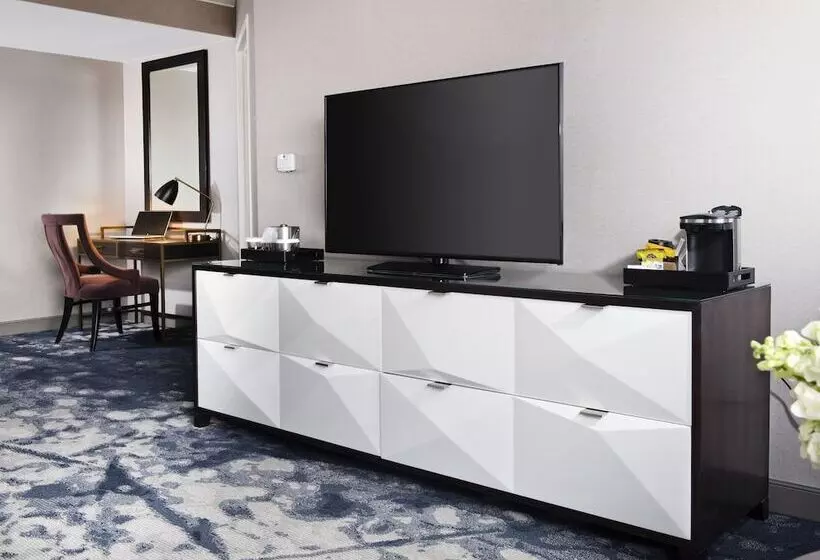 スイート, Hilton Baltimore Inner Harbor