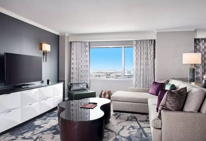 スイート, Hilton Baltimore Inner Harbor