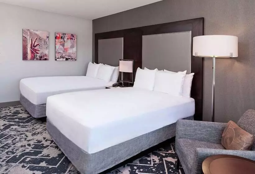 ２ダブルベッドのスタンダードルーム, Hilton Baltimore Inner Harbor