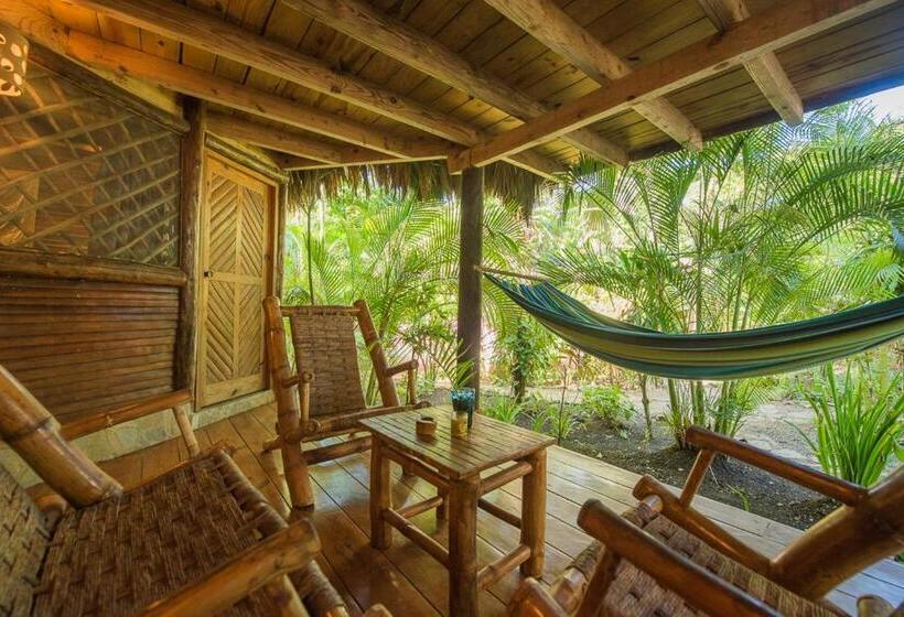 Семейное Бунгало, Natura Cabana Boutique Hotel & Spa By Mint