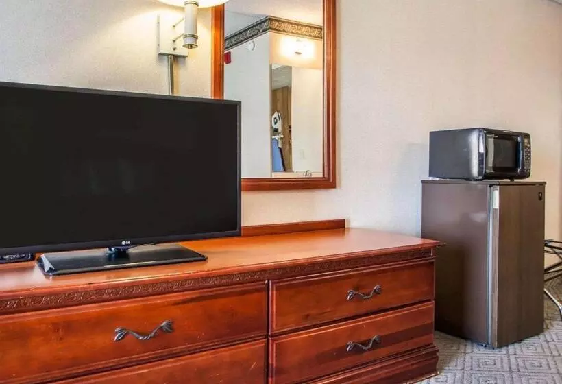 اتاق استاندارد, Rodeway Inn & Suites Milwaukee Airport