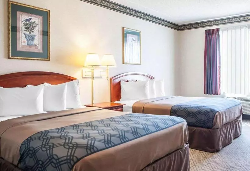 اتاق استاندارد, Rodeway Inn & Suites Milwaukee Airport
