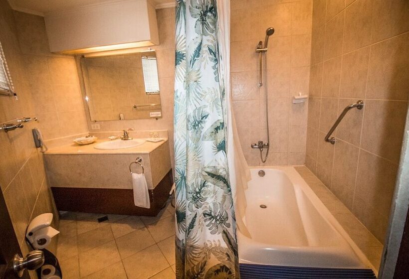 جناح جونيور, Royal Bellagio