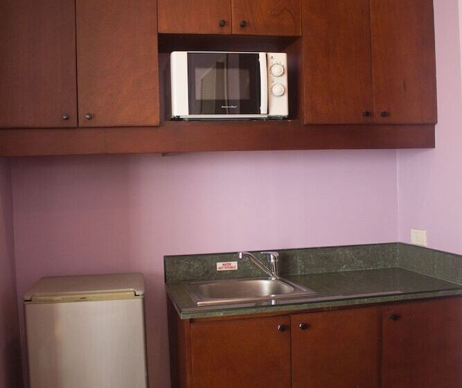 جناح جونيور, Royal Bellagio