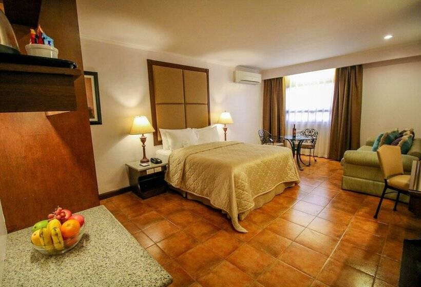 جناح جونيور, Royal Bellagio