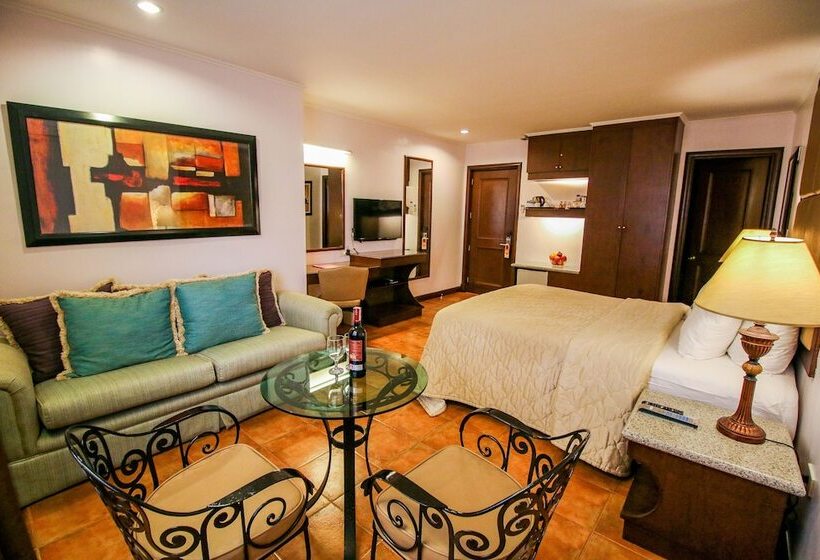 جناح جونيور, Royal Bellagio