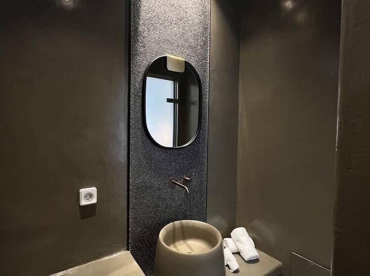 수피리어 스위트 바다 전망, Kafieris View