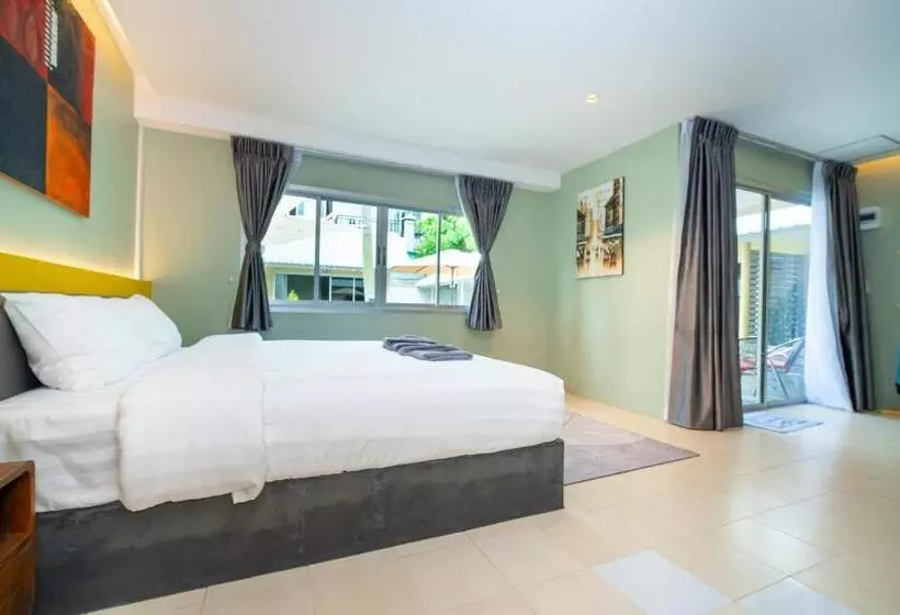 سوییت جونیور, Maiiam Bungalows Kata Beach