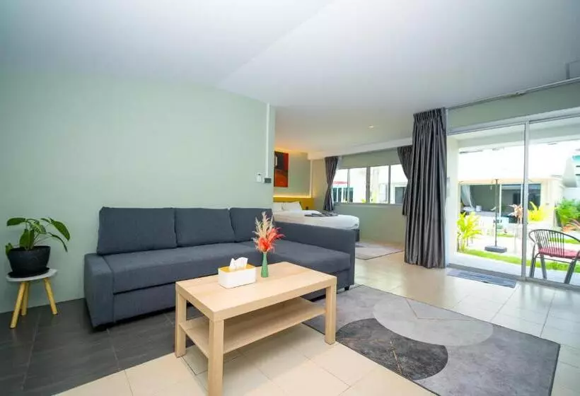 سوییت جونیور, Maiiam Bungalows Kata Beach