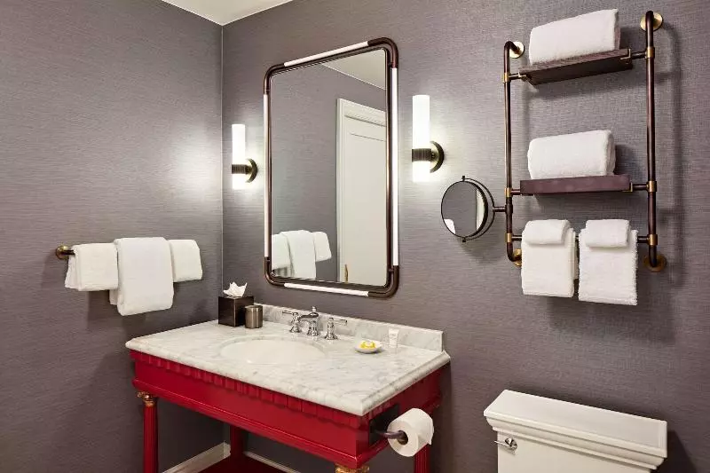 اتاق لوکس با تخت بزرگ, The Citizen Hotel, Autograph Collection