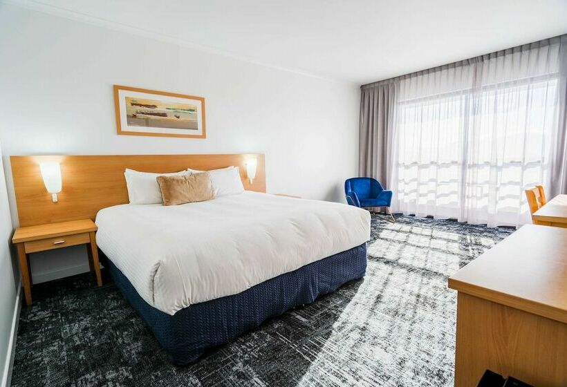 غرفة قياسية سرير مزدوج, The Benson