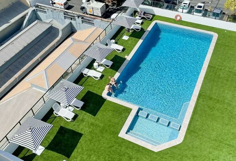 غرفة قياسية سرير مزدوج, The Benson