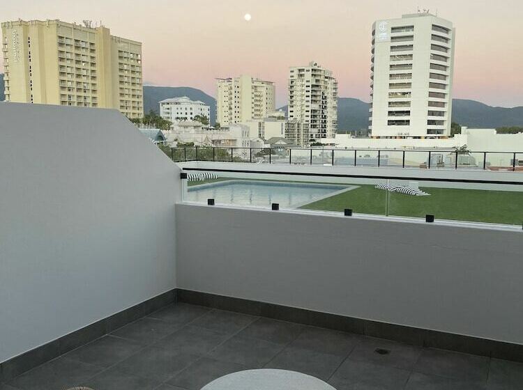 غرفة قياسية سرير مزدوج, The Benson