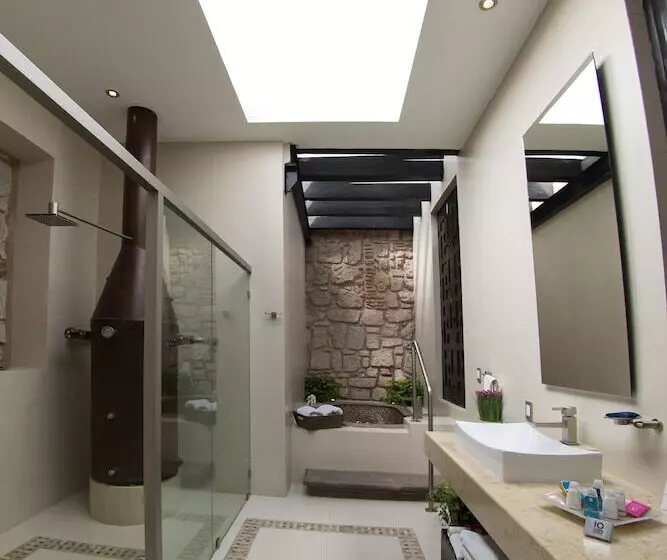 سوییت جونیور, Cantera 10 Hotel Boutique