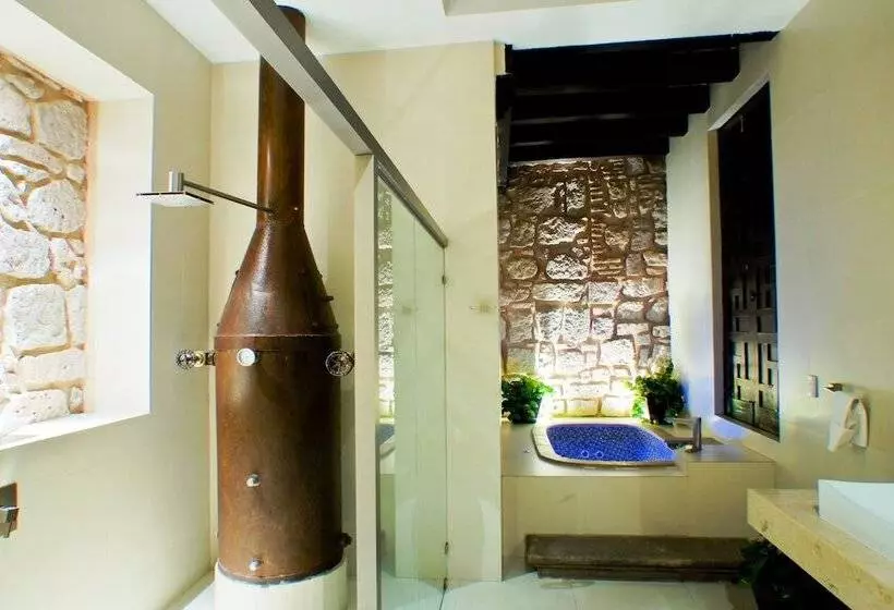 سوییت جونیور, Cantera 10 Hotel Boutique
