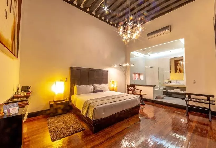 سوییت جونیور, Cantera 10 Hotel Boutique