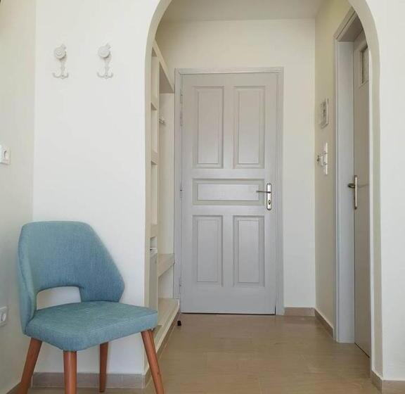 غرفة قياسية ثلاثية, Alkyon