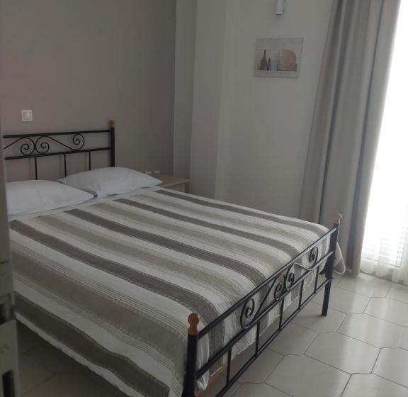 غرفة قياسية رباعية مطلة على الحديقة, Alkyon