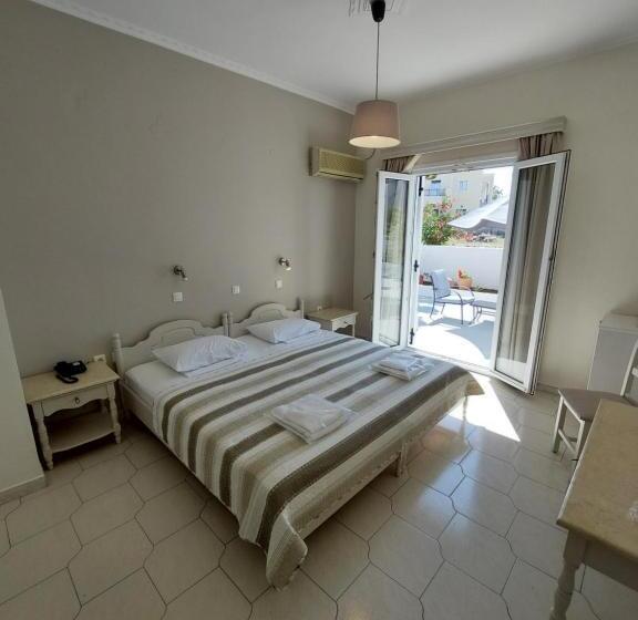 غرفة قياسية مطلّة علي الحديقة, Alkyon