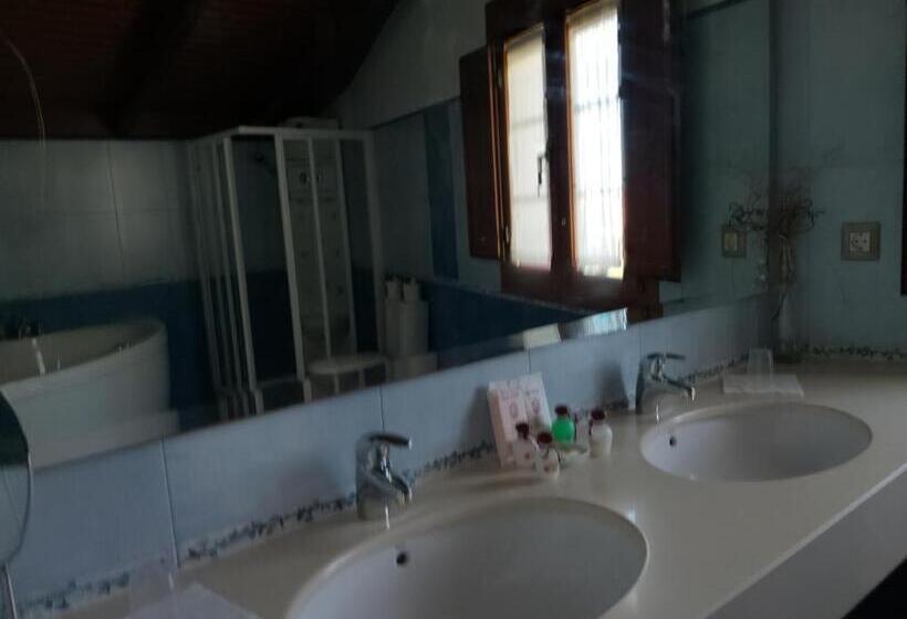 חדר דלוקס, Vitorio