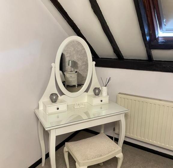 豪华套房, Coach House