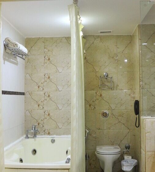 디럭스 룸, Dee Marks Hotel & Resorts