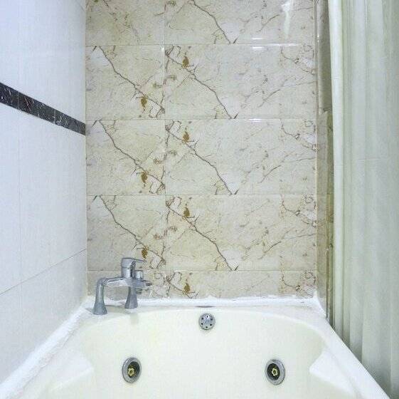 디럭스 룸, Dee Marks Hotel & Resorts